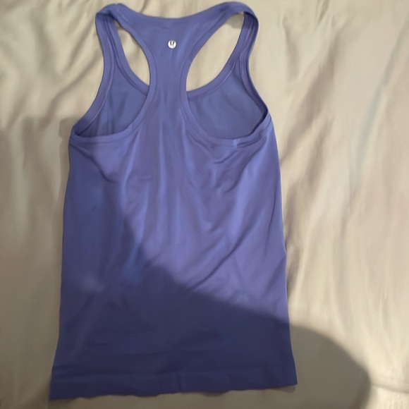 Lululemon Wild Indigo Swiftly Tech Razorback Tank Top 2.0 Size 4 - Picture 2 of 3